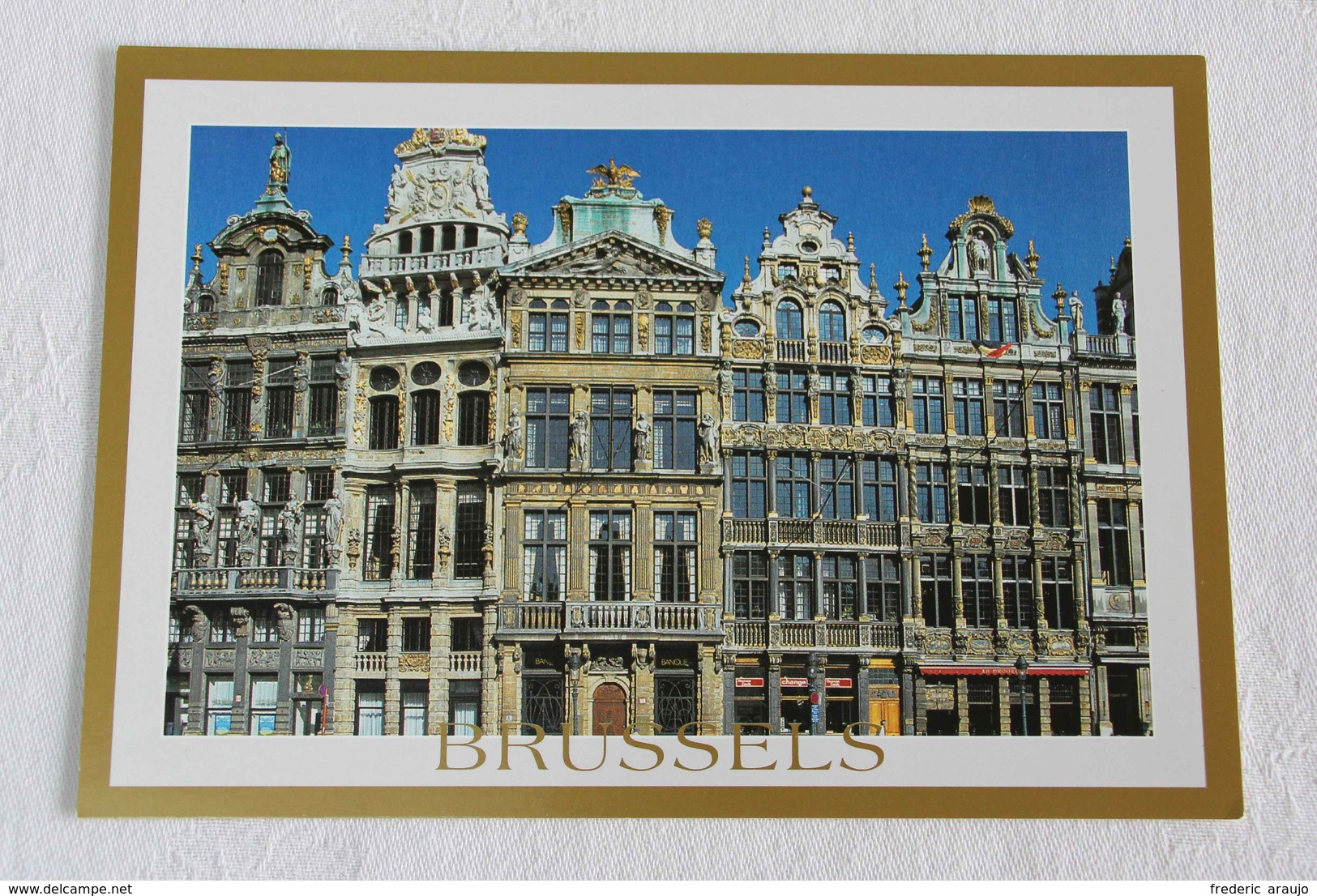 Lot De 3 Cartes Postales Bruxelles : Grand Place, Hôtel De Ville Et Maison Du Roi - Lotti, Serie, Collezioni