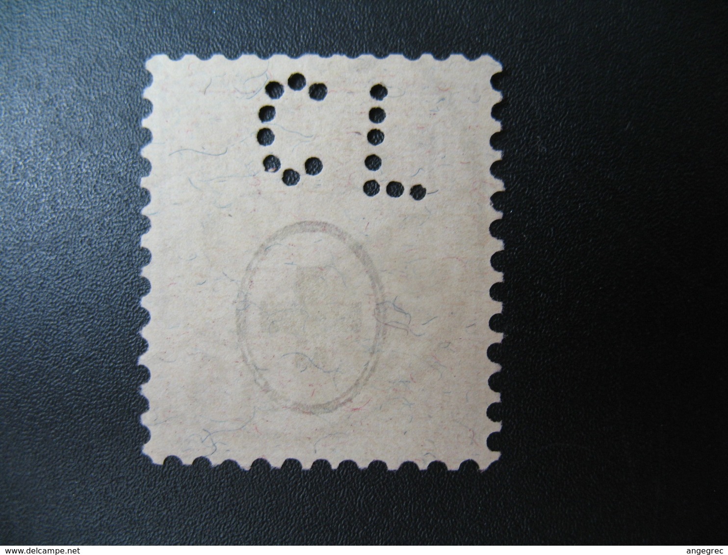 Perforé  Perfin  Suisse  à Voir ;   Perforation    CL    Ref   C 36 - Gezähnt (perforiert)