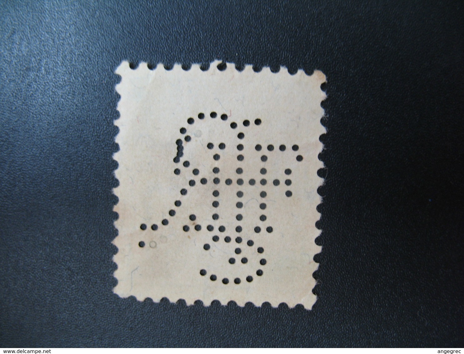 Perforé  Perfin  Suisse  à Voir ;   Perforation    à Voir  Sigle    Ref  F 17 - Perforés