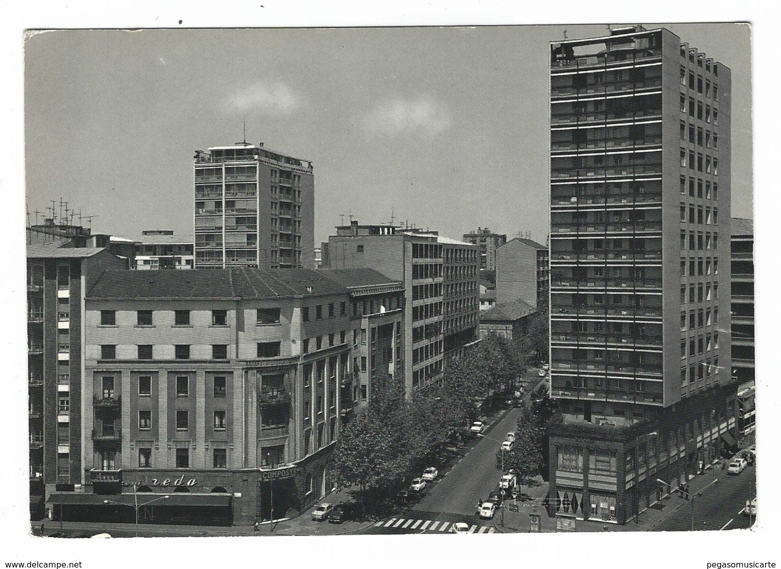 4106 - SESTO S GIOVANNI IL GRATTACIELO E VIALE FRATELLI CASIRAGHI 1950 CIRCA Auto Car - Sesto San Giovanni