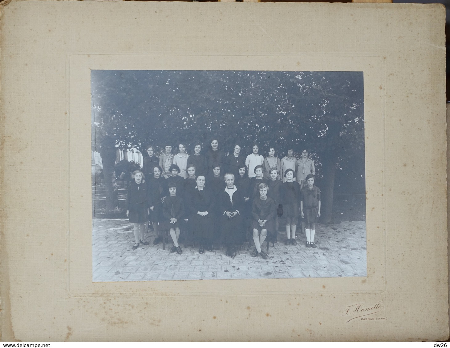 Photo De Groupe Classes De Lycée - Jeunes Filles Et Leurs Professeurs - Photo F. Hamelle, Cachan 1930 à Identifier - Personen