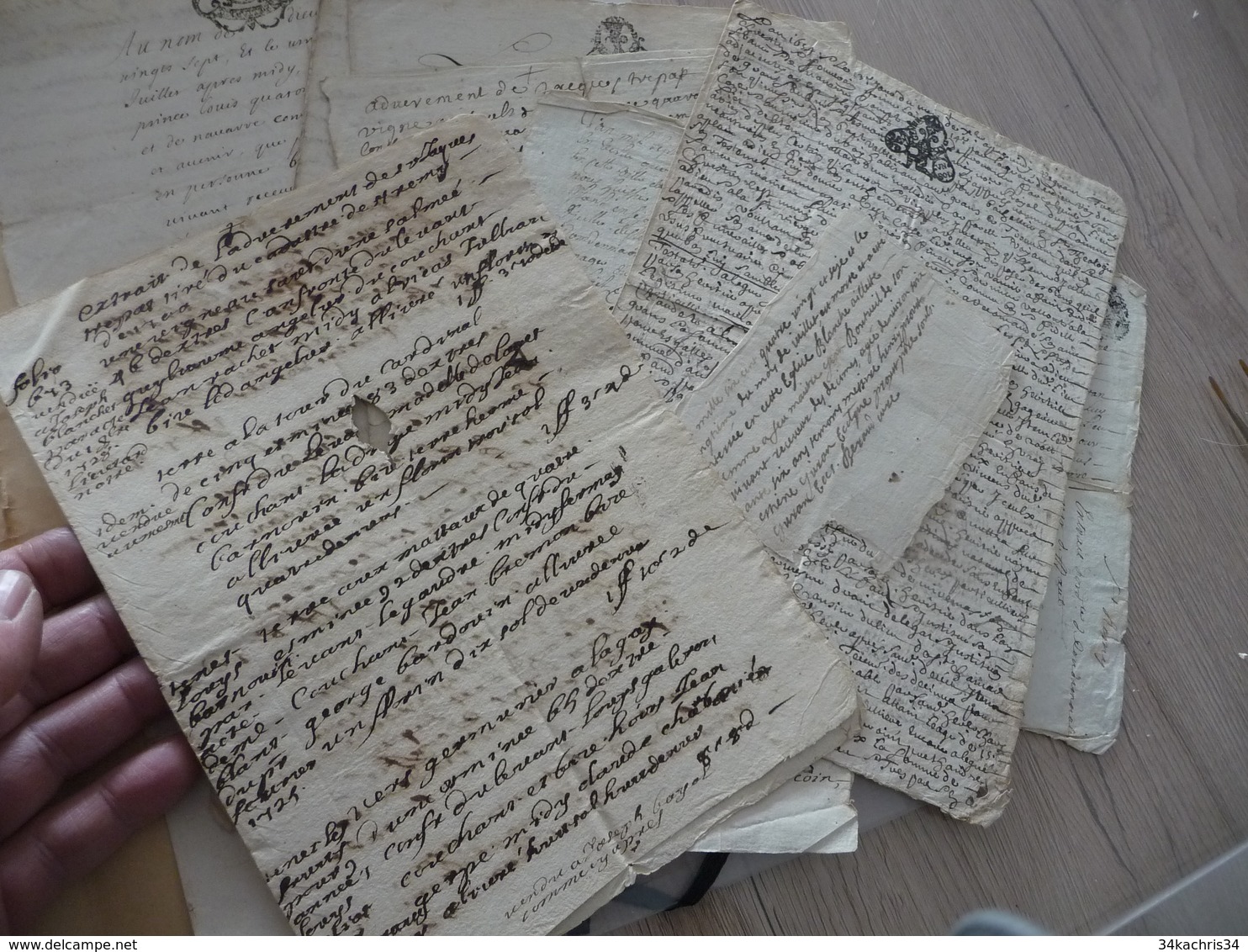 Archive Arles Provence  1654/1734 Famille Trepat 9 Documents Originaux Voir Liste Feuille Verte - Manuscripten