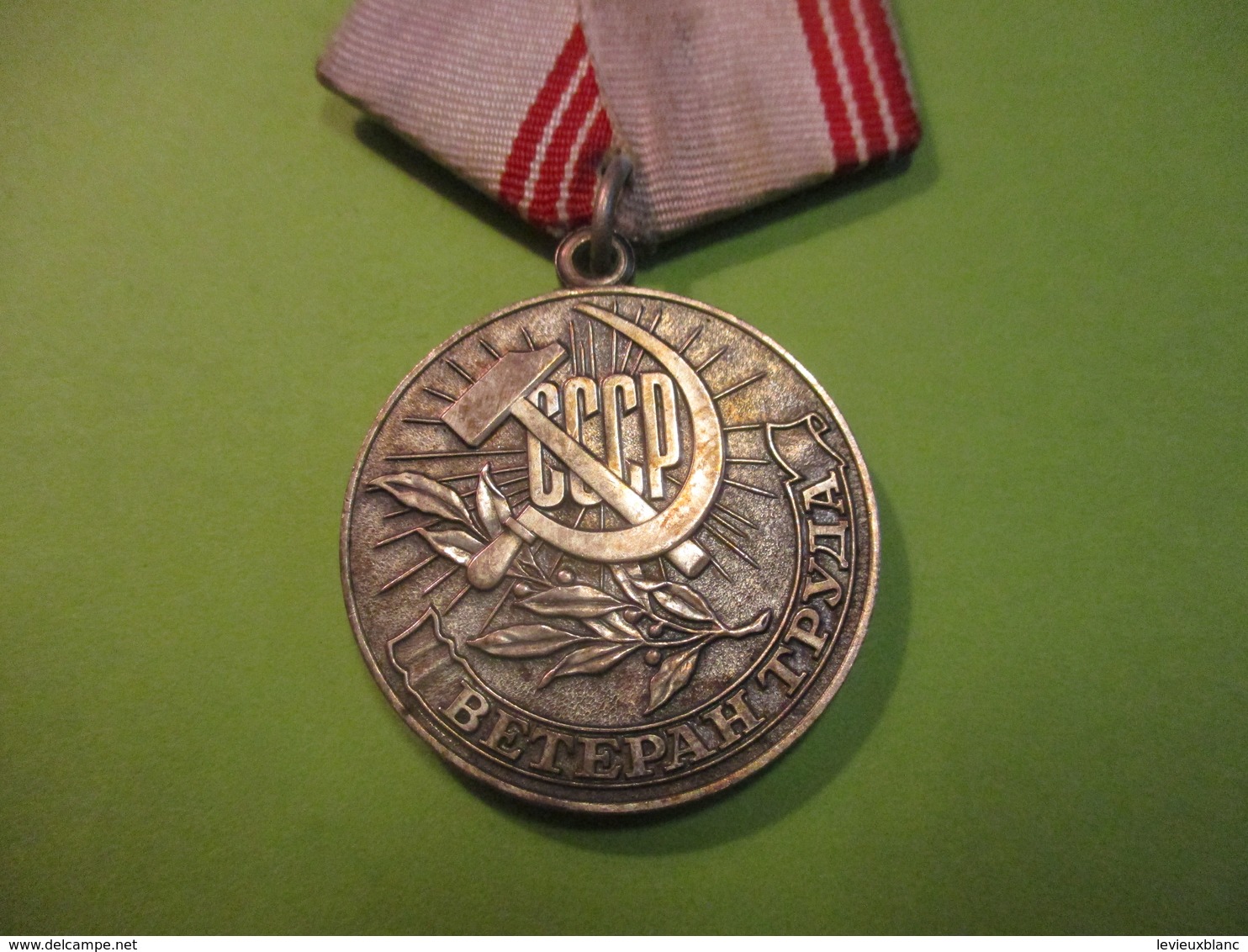 Médaille /Empire Soviétique/ Vétéran Du Travail / Bronze Argenté / Vers 1960-1980                 MED374 - Russie