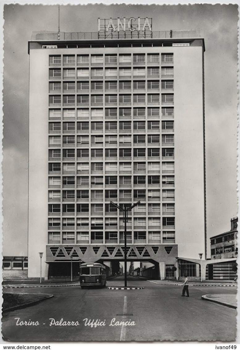 ITALIE -  CPA -TORINO - Palazzo Uffici Lancia - Transports