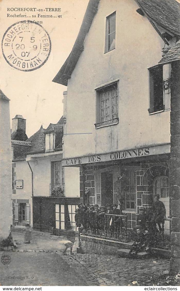 Rochefort-en-Terre        56      Café Des Colonnes          (Voir Scan) - Rochefort En Terre