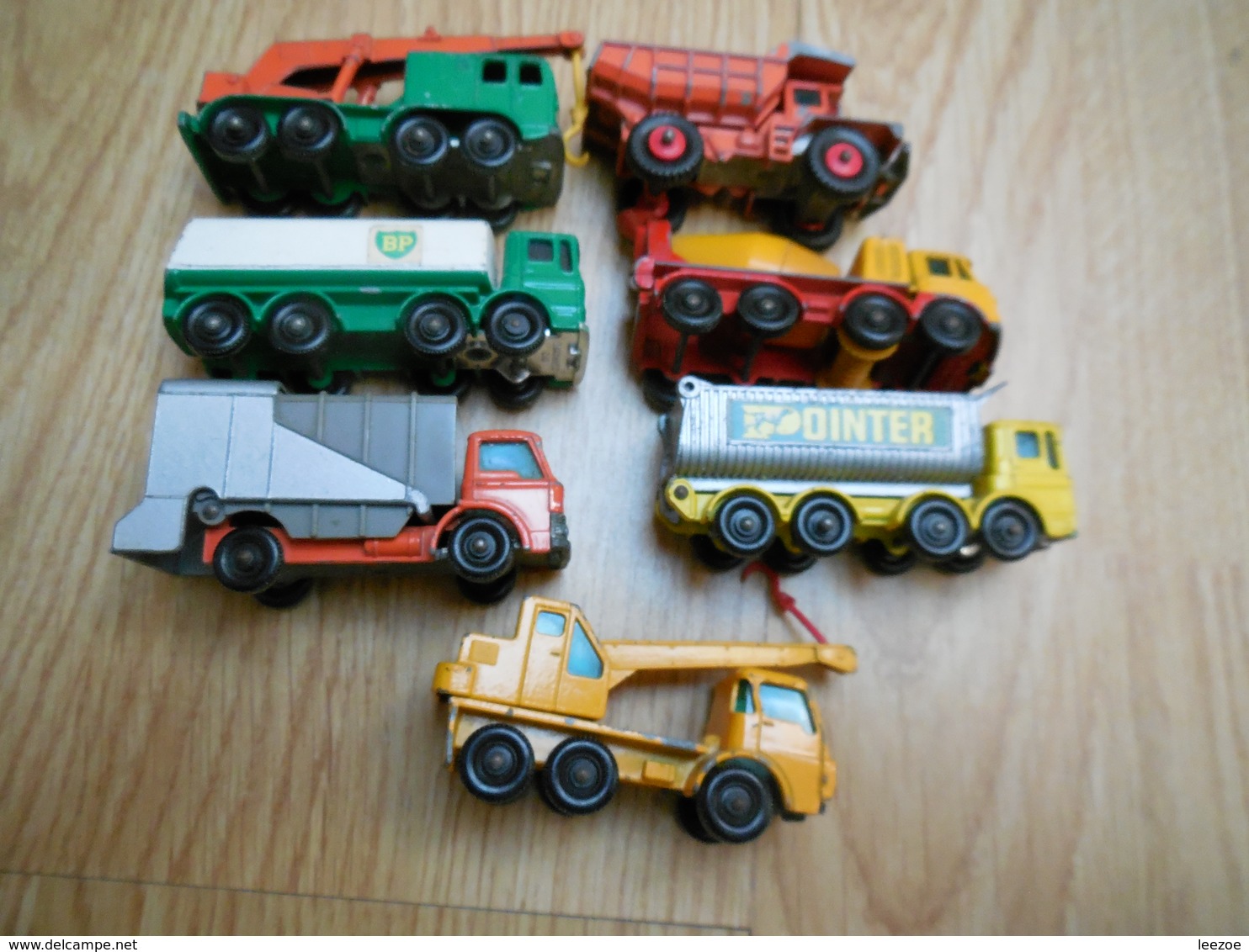 matchbox véhicules de chantier wheel crane.mack dump truck.petrol tanker. truck n°21.refuse truck.wheel tipper.dodge