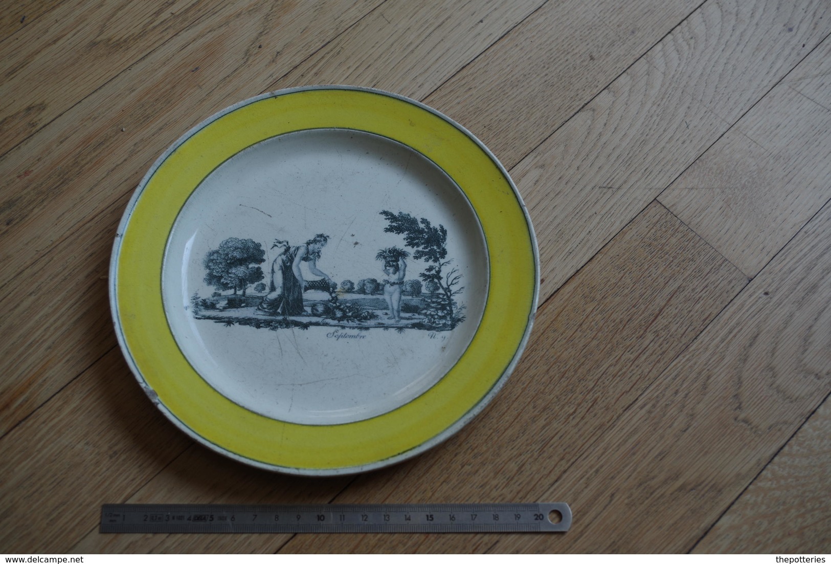 X Assiette Plate Platte  Plaat  Placa  Creil Jaune Septembre Avant 1810 Empire Napoléon Napoléone - Creil Montereau (FRA)