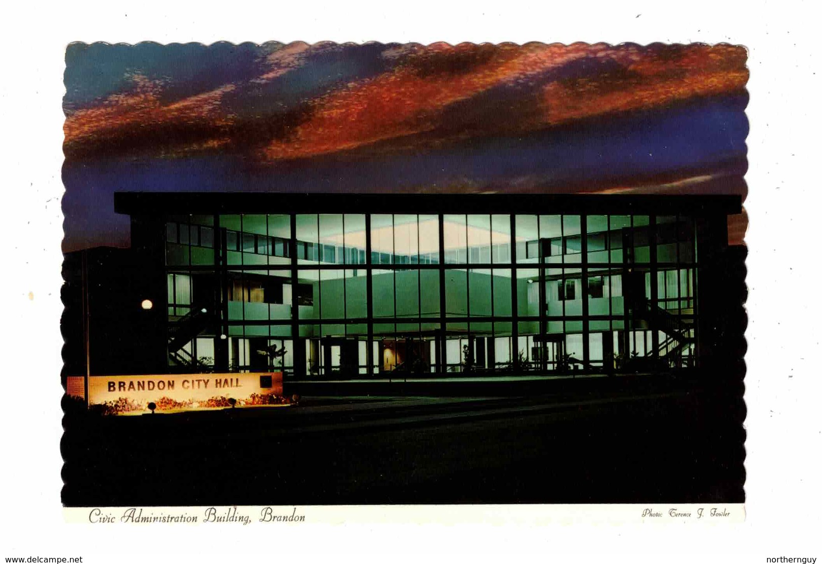 BRANDON, Manitoba, Canada, Brandon Civic Administration Building, 1978 4X6 Chrome Postcard - Brandon