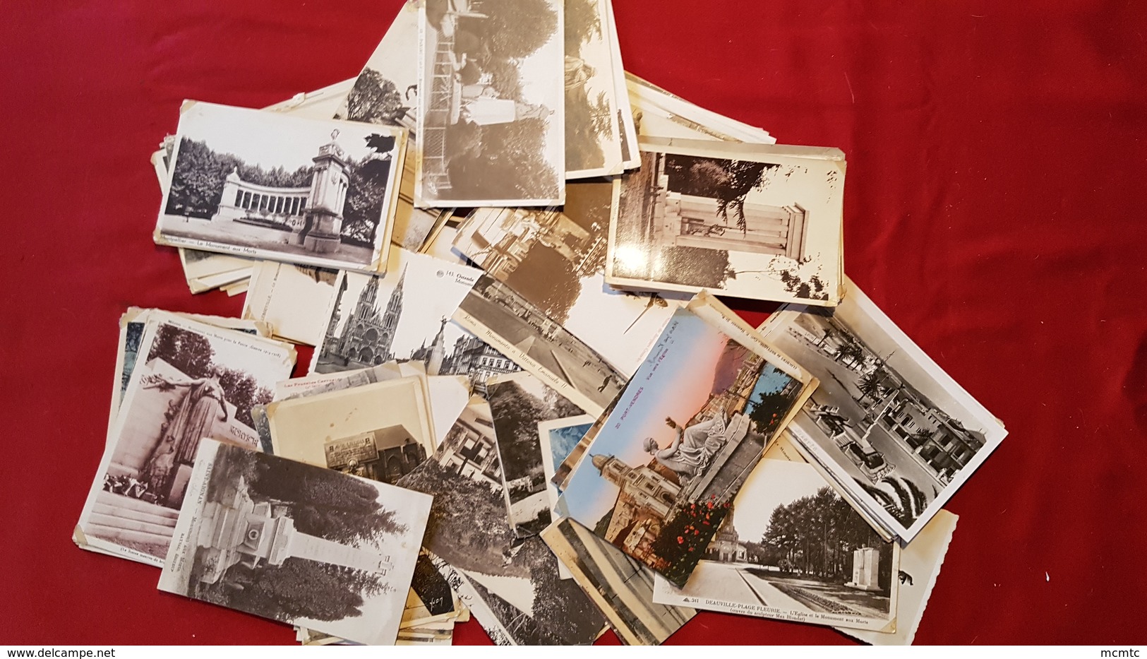 Environs 420 Cartes Abîmées - Monument Aux Morts   - Monuments - 100 - 499 Postkaarten