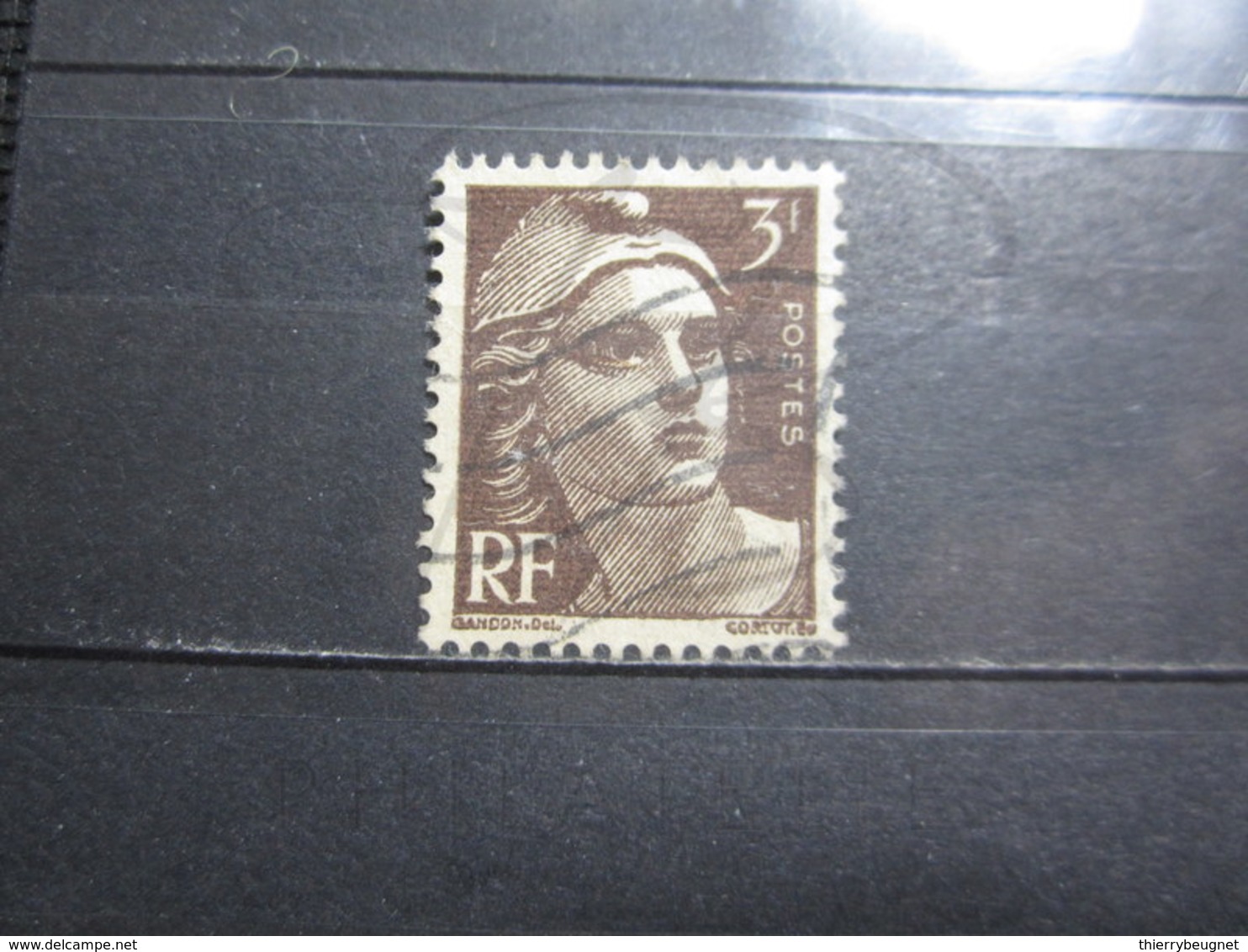 VEND BEAU TIMBRE FRANCE N° 715 , FOND LIGNE !!! (f) - Used Stamps