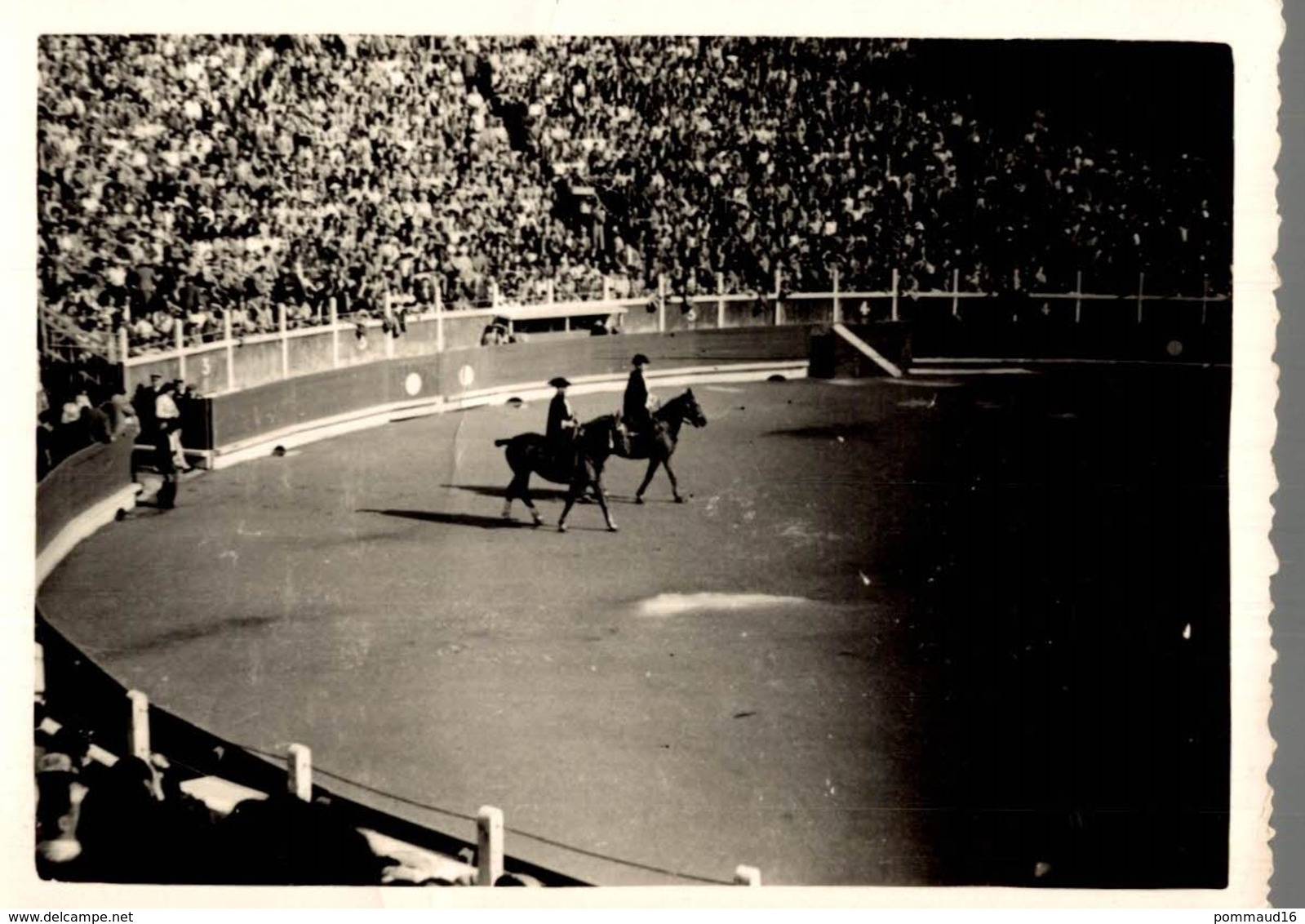 Photographie Cavaliers Entrant Dans L'arène - Deportes