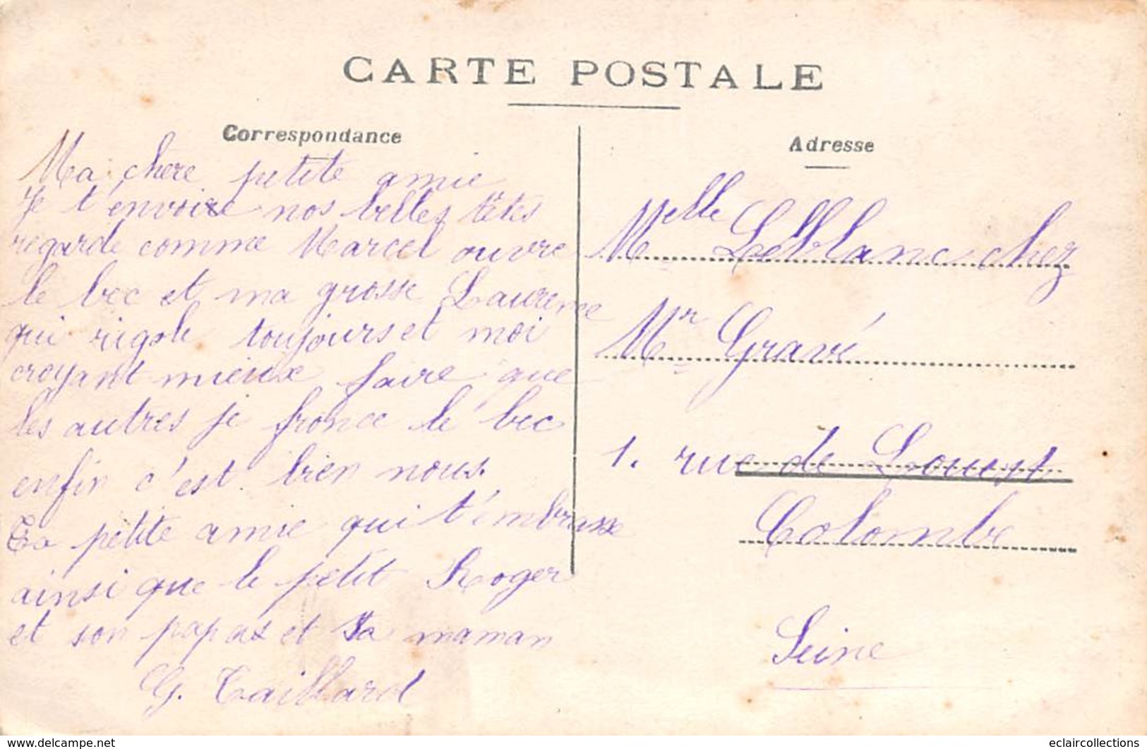 Thème: Carte Postale:    Femme Et Enfants Consultant Un Album.  Carte Photo   (Voir Scan) - Other & Unclassified