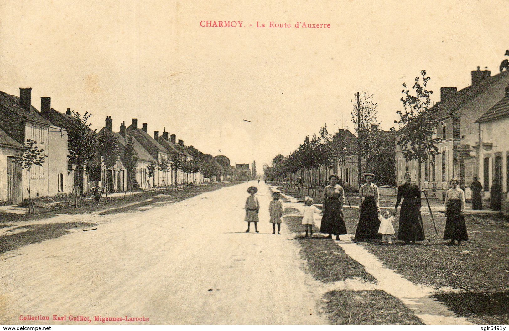 - CHARMOY (89) -  La Route D'Auxerre, RN6 ( Bien Animée)   -16976- - Charmoy