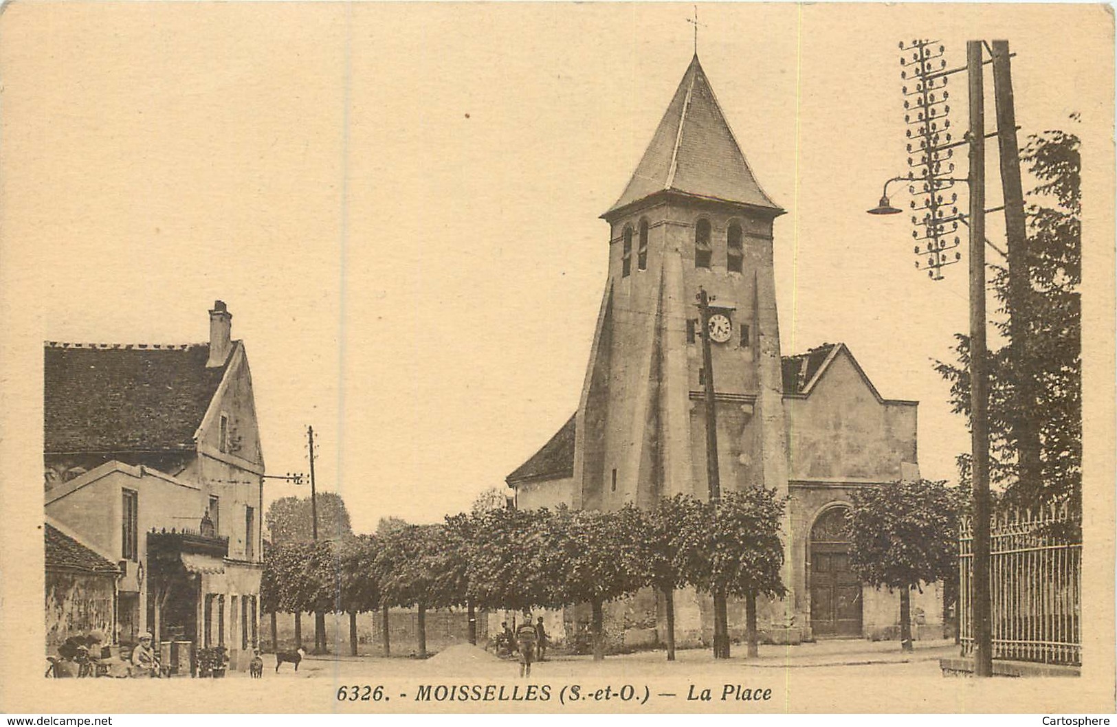 CPA 95 Val D'Oise Moisselles La Place Eglise - Moisselles