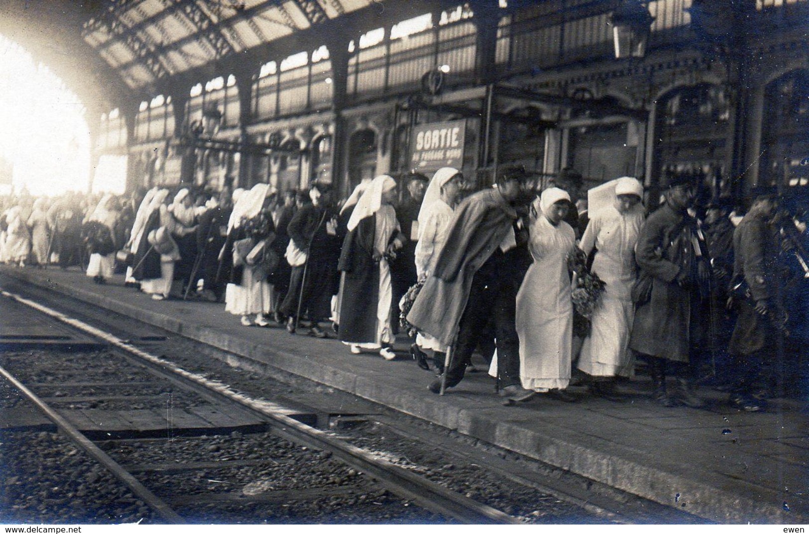 Lyon. Belle Carte-photo, Arrivée Des Blessés En Gare Brotteaux. 1915 - Lyon 6