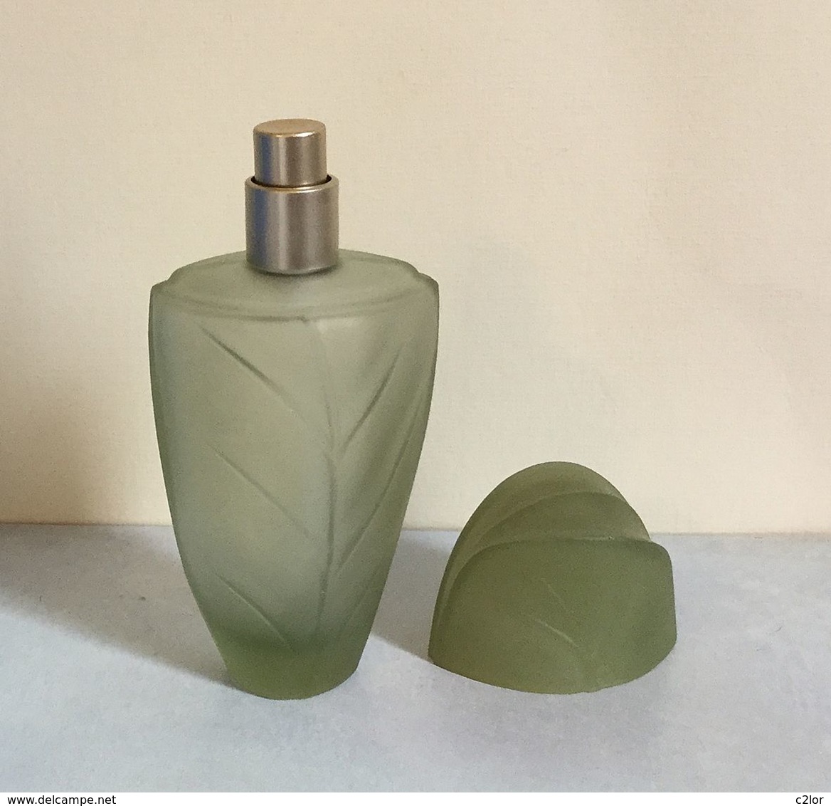 Flacon Vaporisateur "NATURE Millénaire" D'Yves ROCHER  Eau De Toilette 60 Ml VIDE - Flacons (vides)