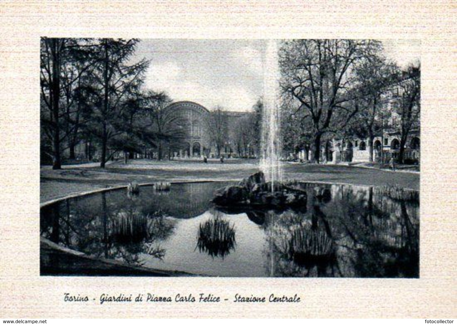 Italie : Turin Jardins De La Place Carlo Felice Et La Gare Centrale - Parcs & Jardins