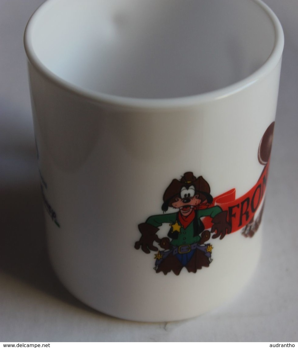 Mug Vintage Publicitaire ESSO Euro Disney Frontierland Arcopal France - Tassen