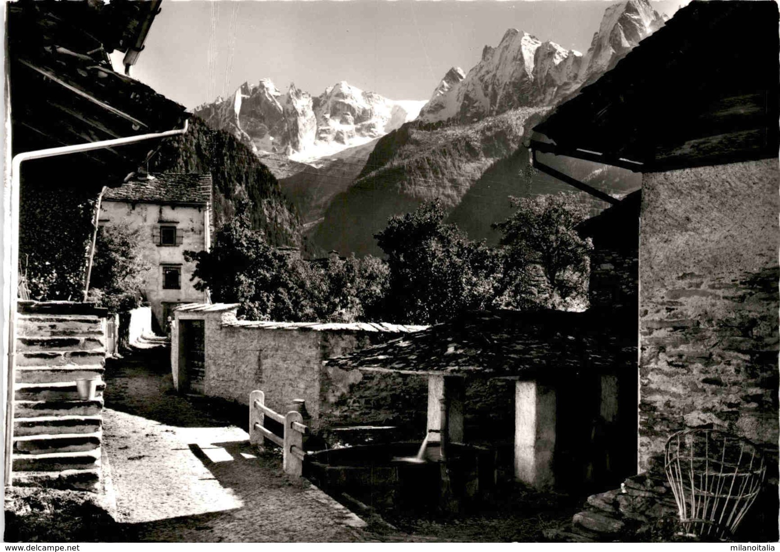 Soglio (Bergell) - Dorfpartie Mit Blick Auf Sciora-Gruppe (18-238) - Soglio