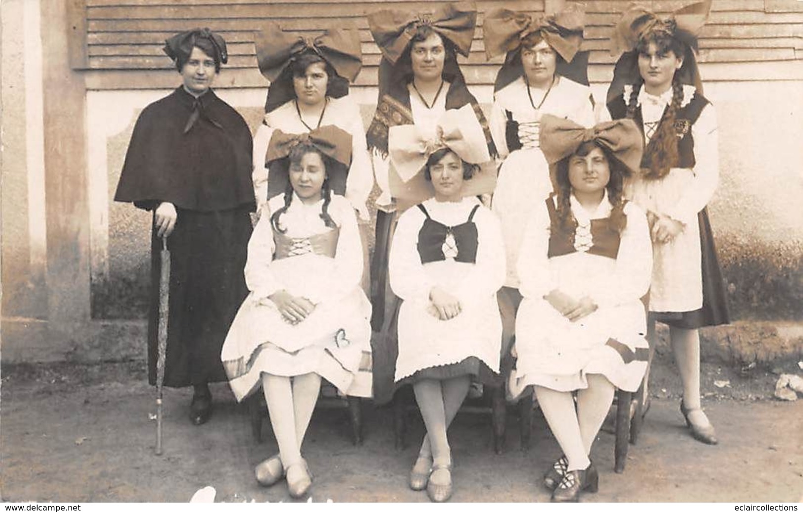 Non Localise. Divers Alsace    67      Carte Photo D'un Groupe D'Alsacienne     Fête  ?? ( Voir Scan) - Autres & Non Classés