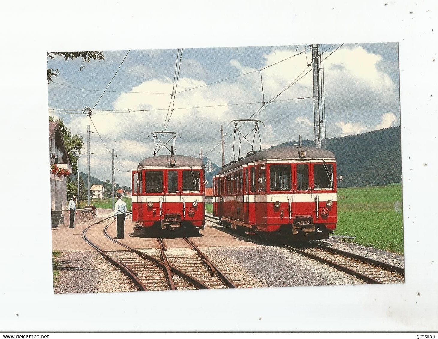 A LA SAGNE LE 27 7 1986 .CHEMINS DE FER DES MONTAGNES NEUCHATELOISES (CMN) CROISEMENT DE 2 TRAINS - La Sagne