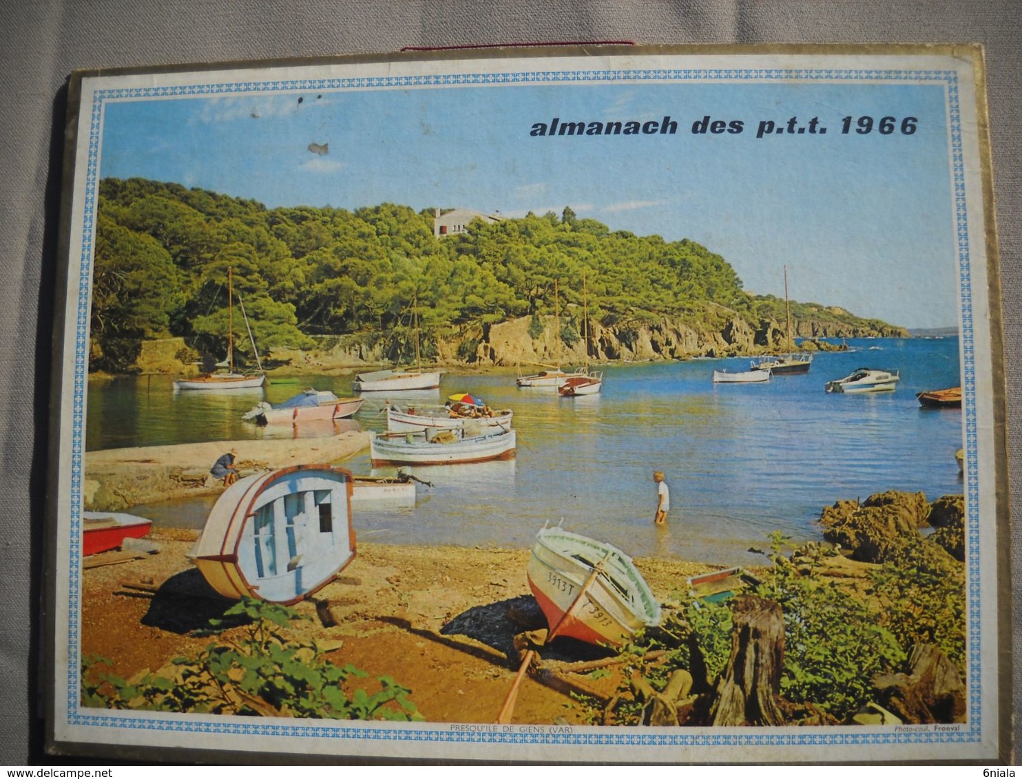 1612 Calendrier Du Facteur PTT 1966   Illustration Petit Garçon Et Son Chien , Presqu Ile De Giens(bateaux) - Big : 1961-70