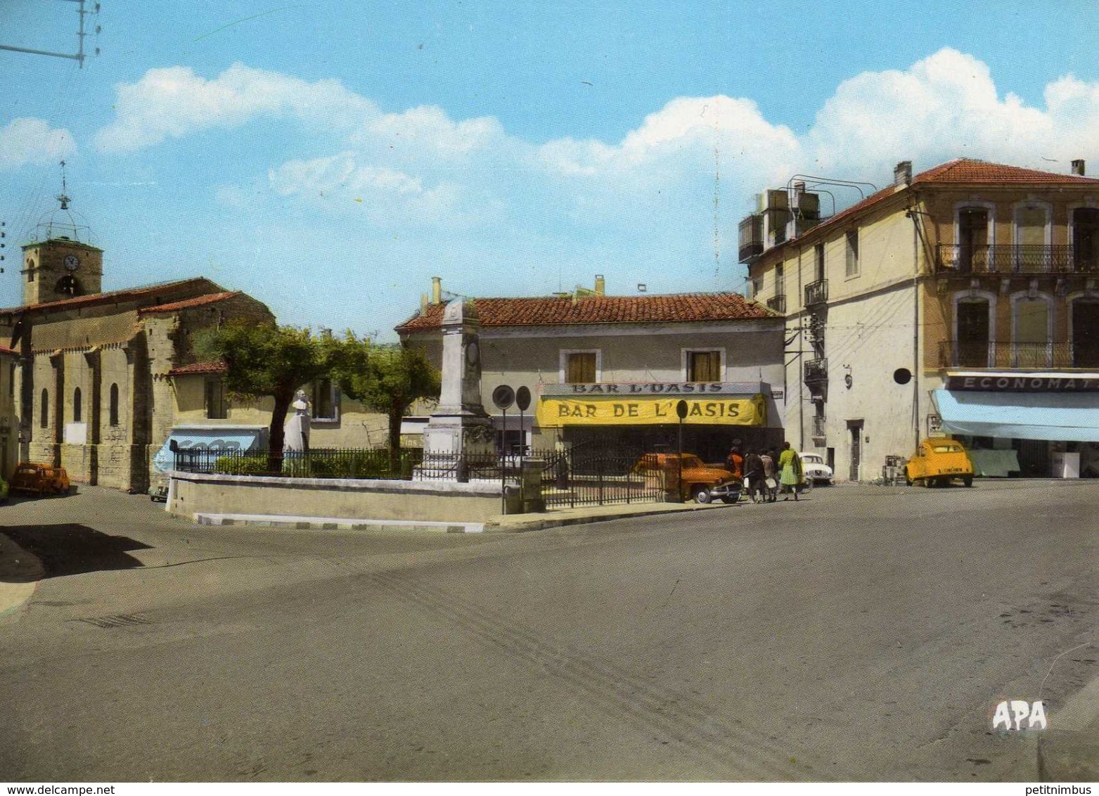 34 * CASTELNAU LE LEZ /  PLACE DE LA LIBERTE AVEC DES COMMERCES - Castelnau Le Lez