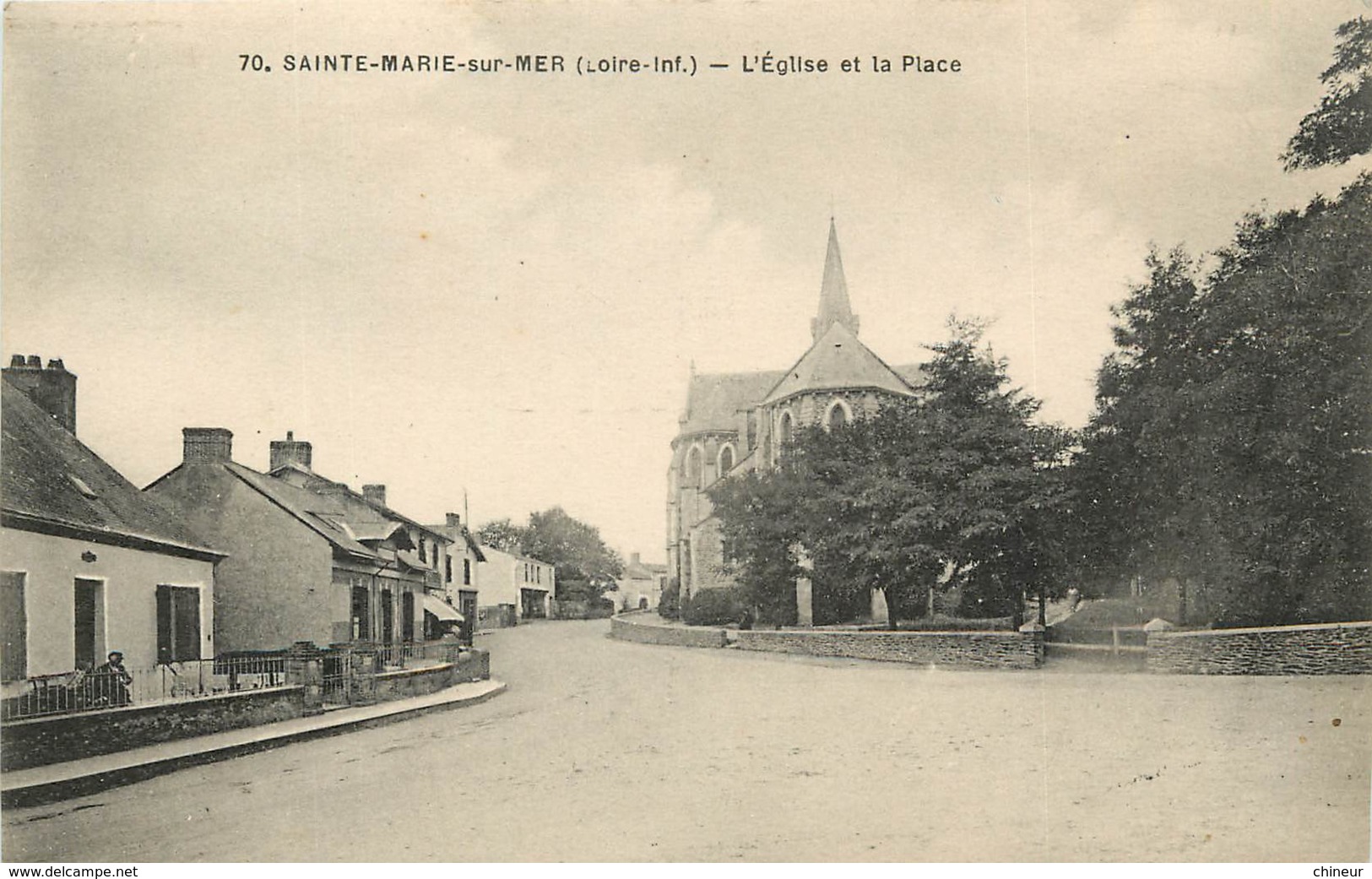 SAINTE MARIE SUR MER EGLISE ET LA PLACE - Autres & Non Classés