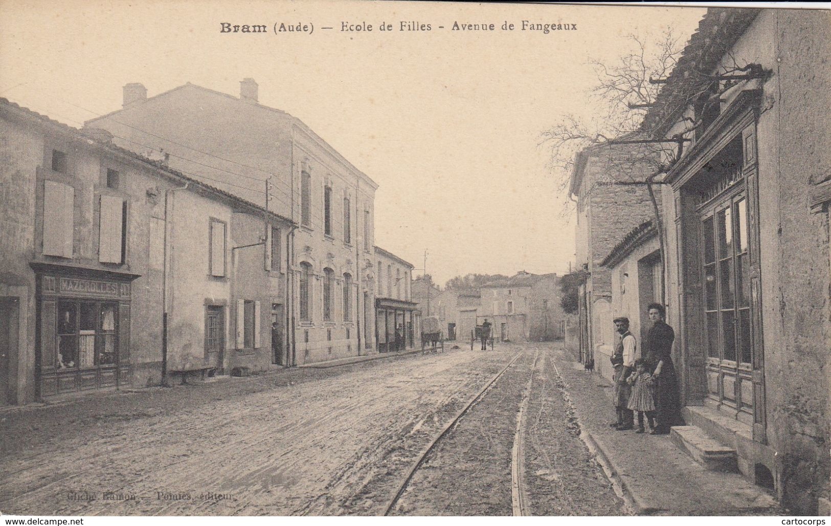 11 - Bram - Ecole De Filles - Avenue De Fangeaux Animée - ( Attelages ) - Bram