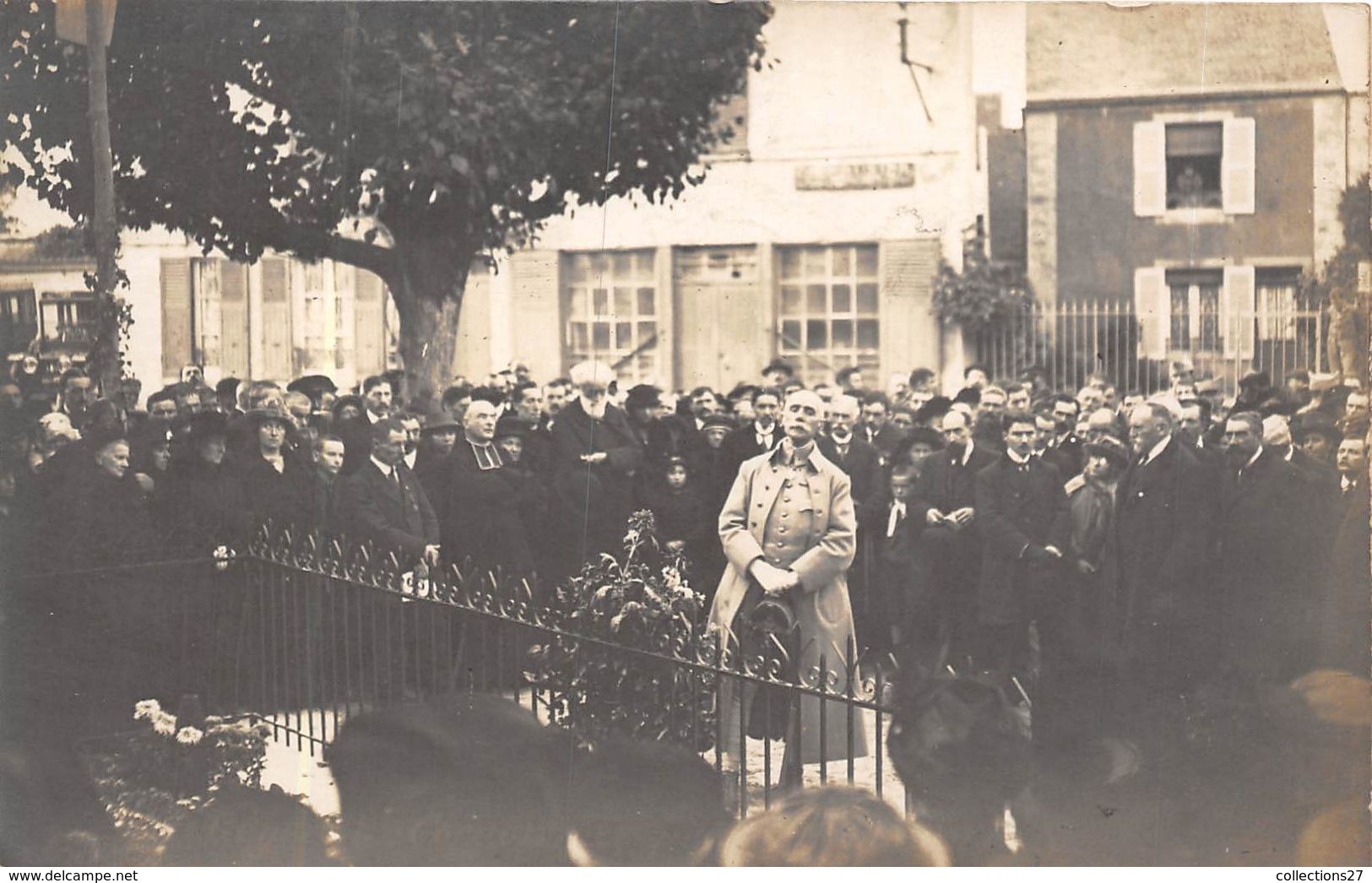 78-LE-MESNIL-SAINT-DENIS- CARTE-PHOTO- INAUGURATION DU MONUMENT AUX MORTS POUR LA PATRIE - Le Mesnil Saint Denis