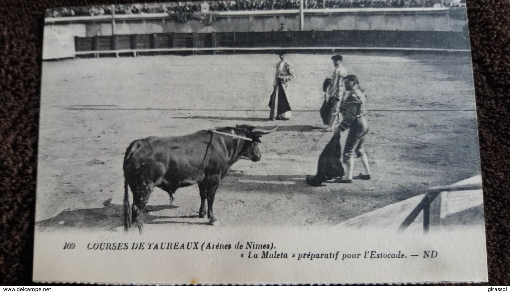 CPA COURSES DE TAUREAUX ARENES DE NIMES LA MULETA PREPARATIF POUR L ESTOCADE 109  ND ED LEVY - Stieren