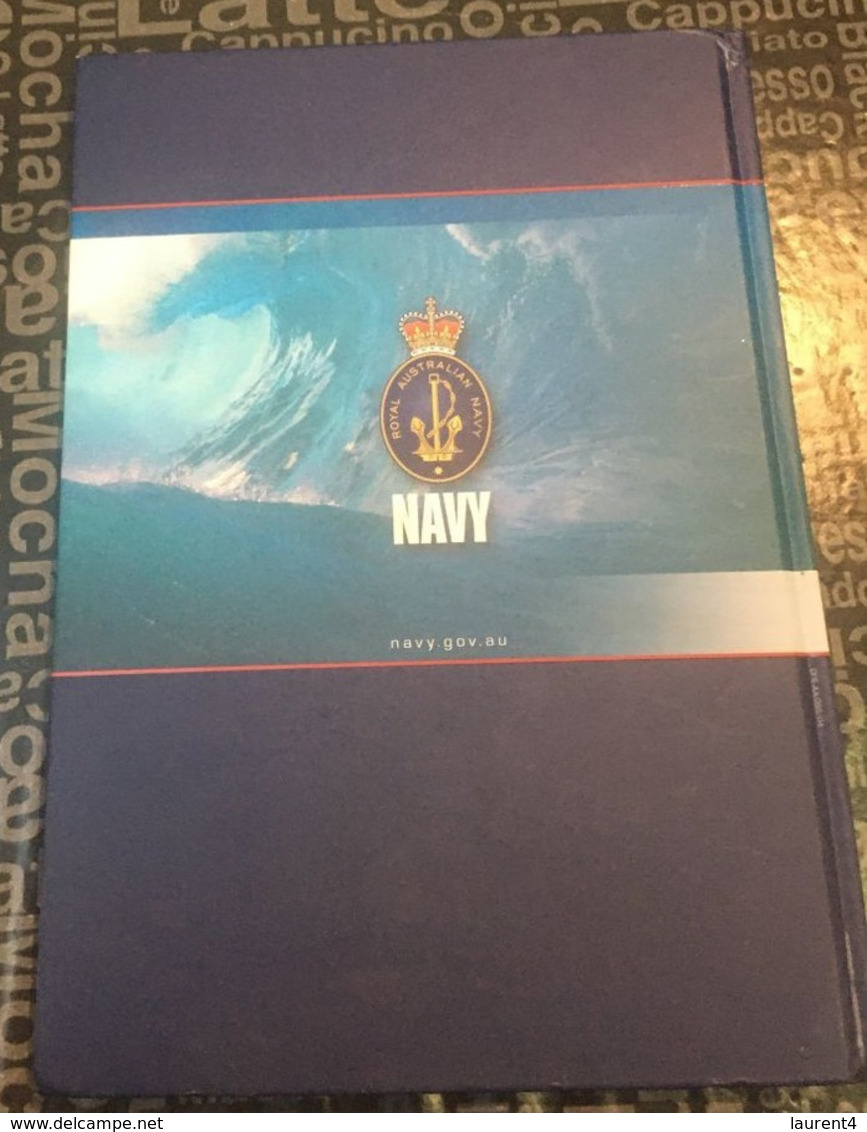 (Book - 4-8-2020) Australia - Royal Australian Navy (RAN) 2004  - 112 Page Book - 22 X 30 Cm - Weight 850 G - Ejército Extranjero