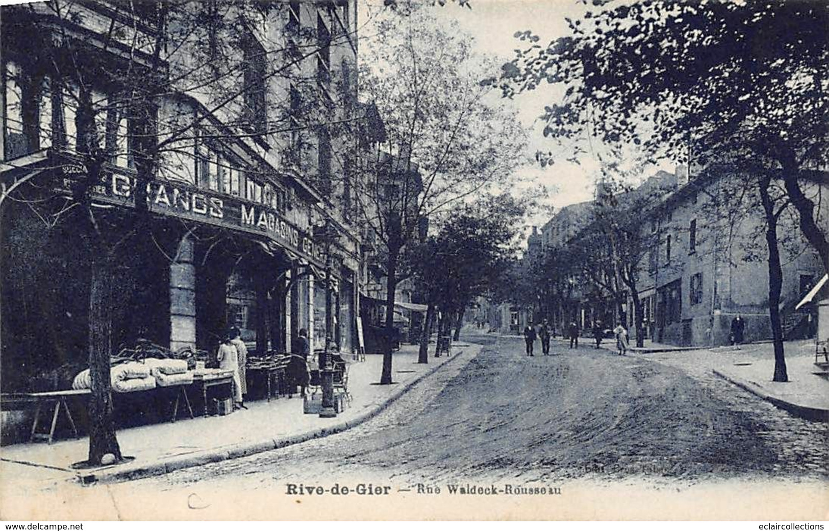 Rive De Gier         42       Rue Waldeck Rousseau    (voir Scan) - Rive De Gier