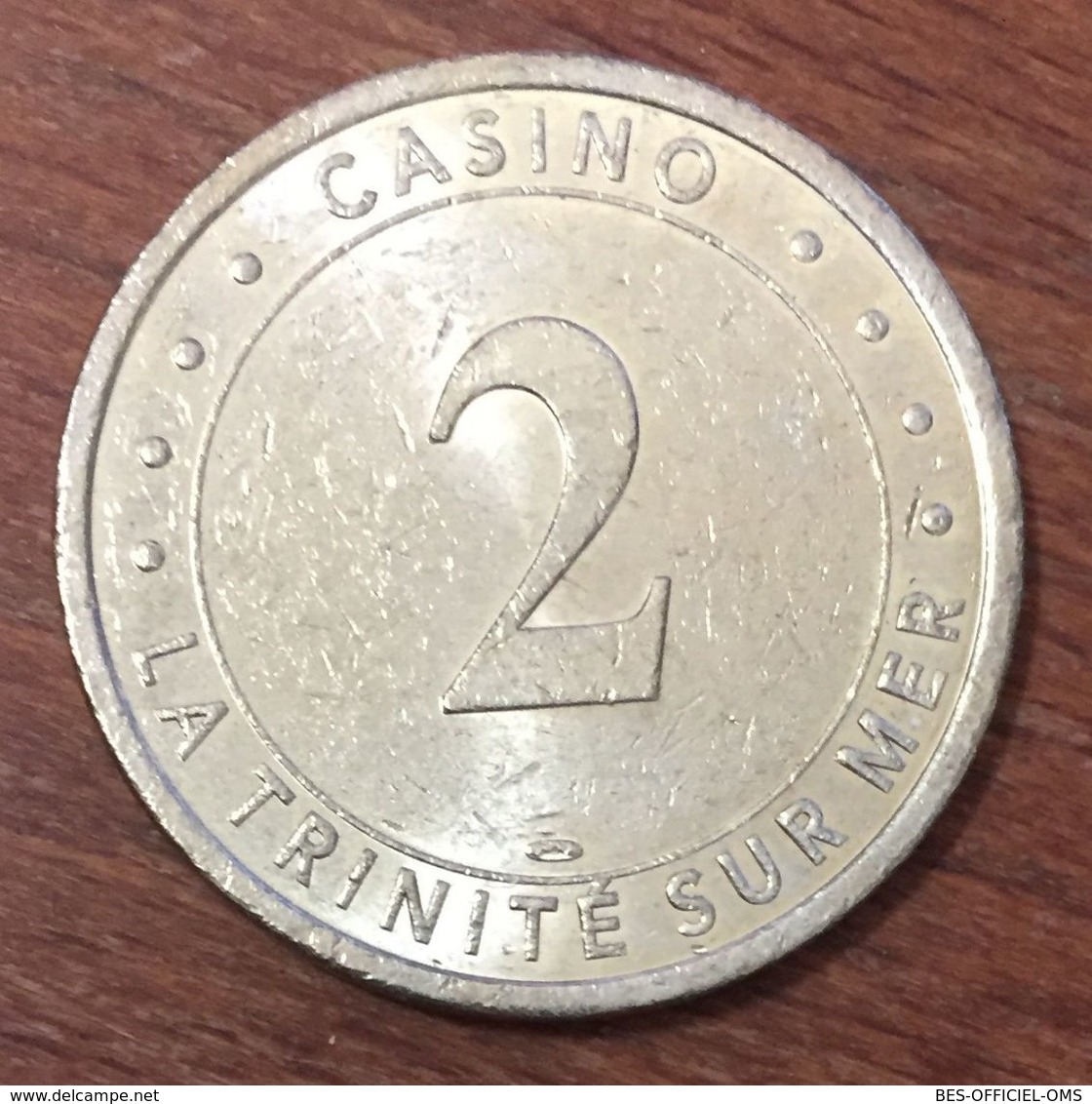 56 LA TRINITÉ SUR MER GROUPE PARTOUCHE JETON DE 2 EURO MONNAIE DE PARIS SLOT MACHINE EN MÉTAL CHIP COIN TOKEN - Casino