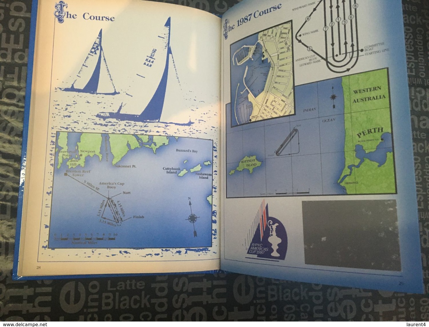 (Book 7-8-2020) edited in Perth, Australia - America's Cup - (NO stamps in book / sans timbres) see many photos (300g)