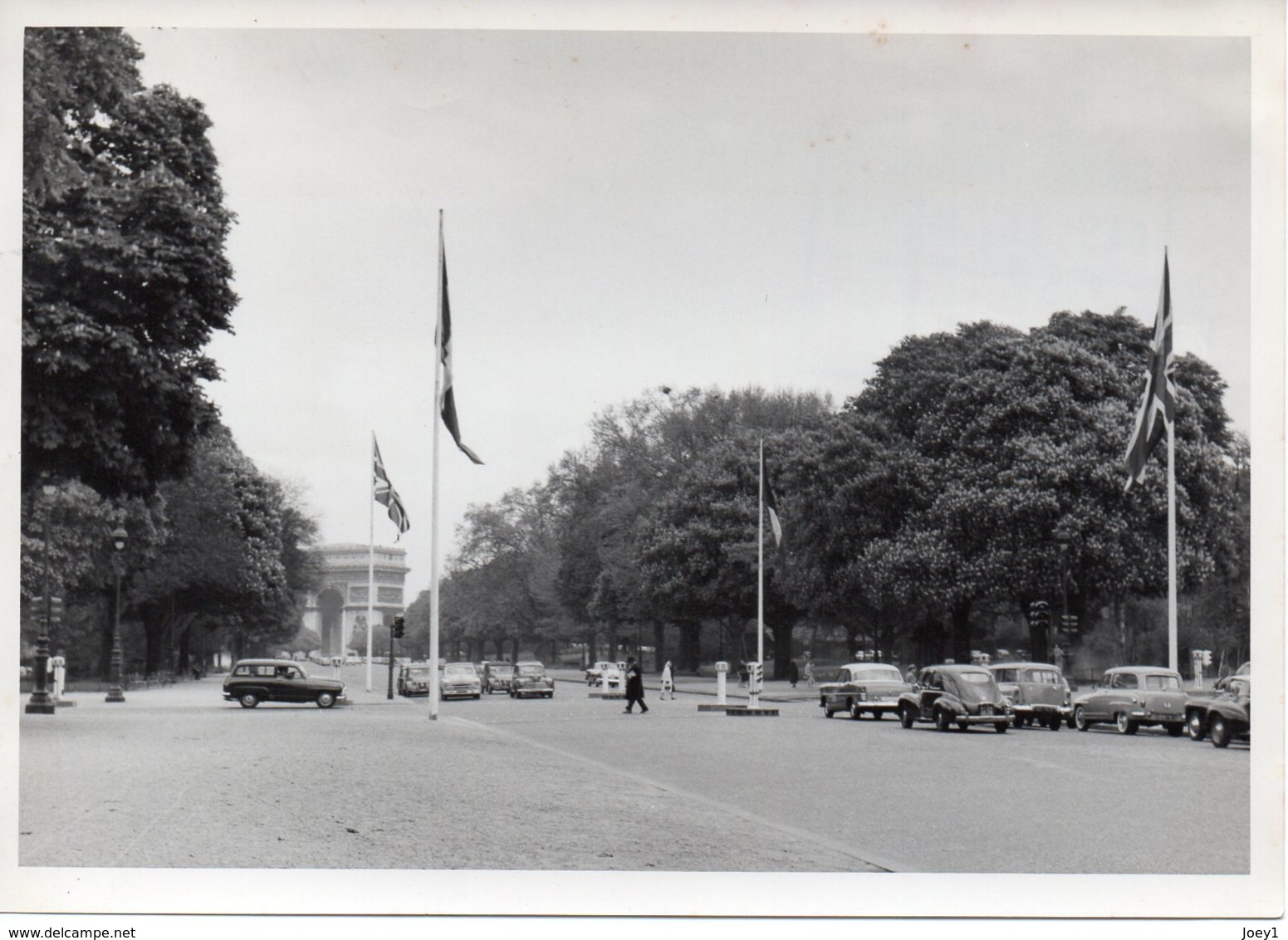 Photo Paris, Avenue Foch, Préparatif Réception D'Elisabeth 2 Visite Du 9/4/1957 - Berühmtheiten