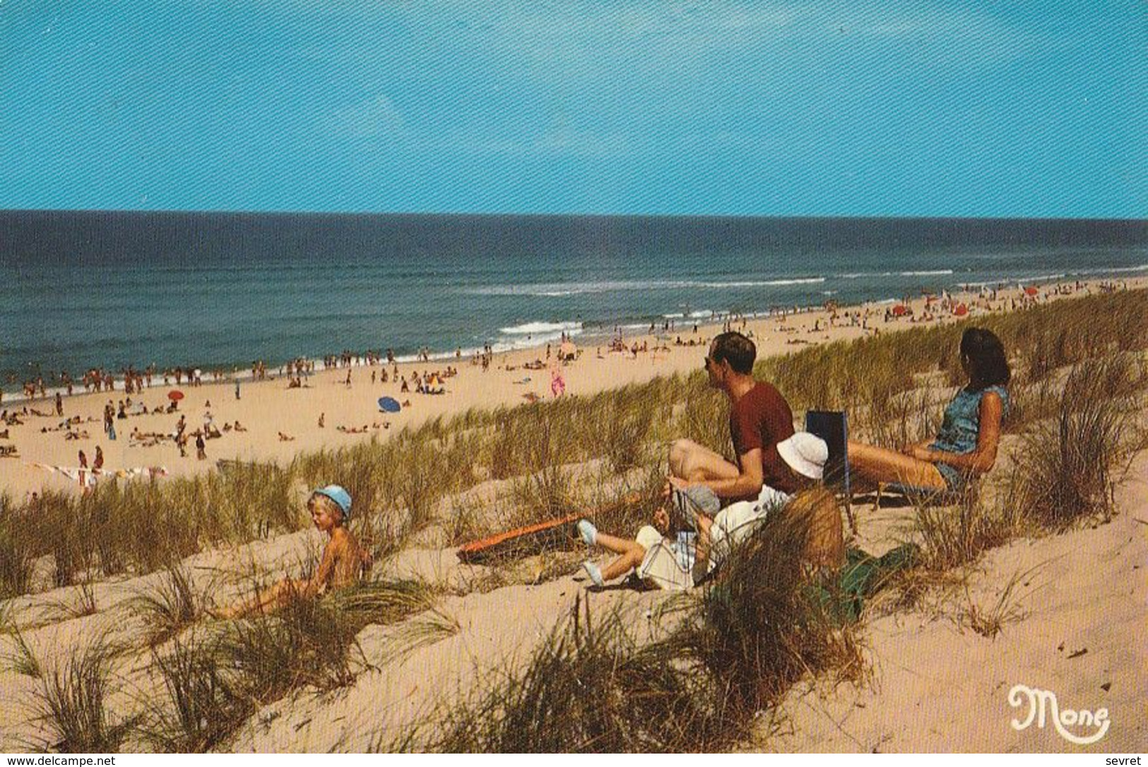 BISCAROSSE. - La Plage Vue De La Dune. CPM RARE - Biscarrosse