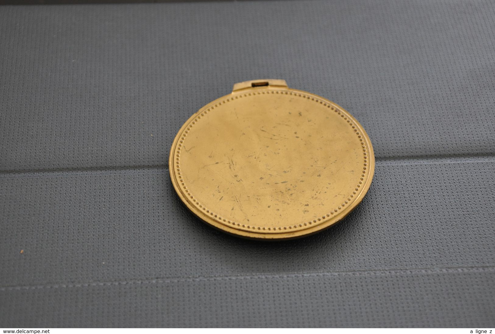 REF MON6 : Médaille Sportive Theme Tir à L'arc  Diam 70 Mm - Tir à L'Arc