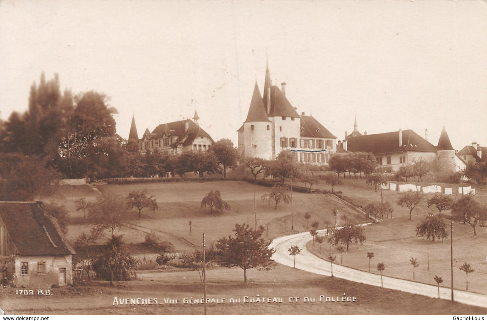 Avenches Château Et Collège - Avenches