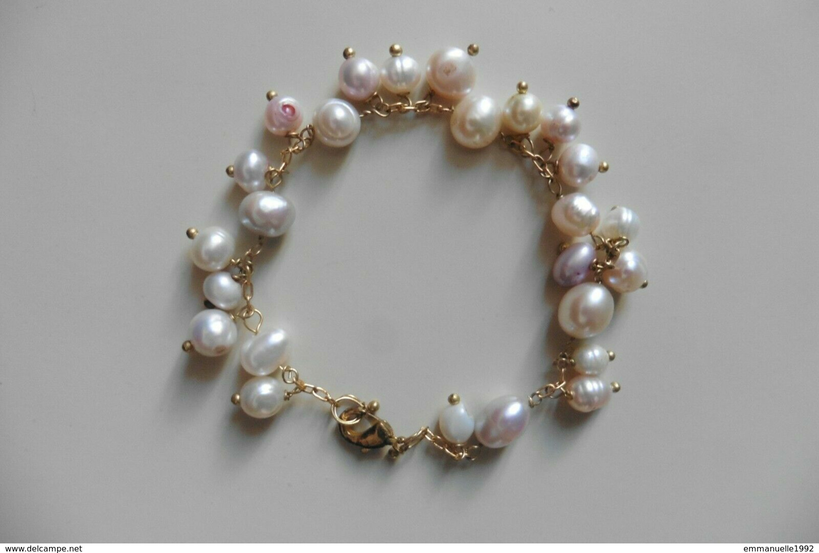 Neuf - Bracelet Gourmette Chaîne Dorée à Breloques En Perles D'eau Douce Blanc Nacré Irisées - Bracelets