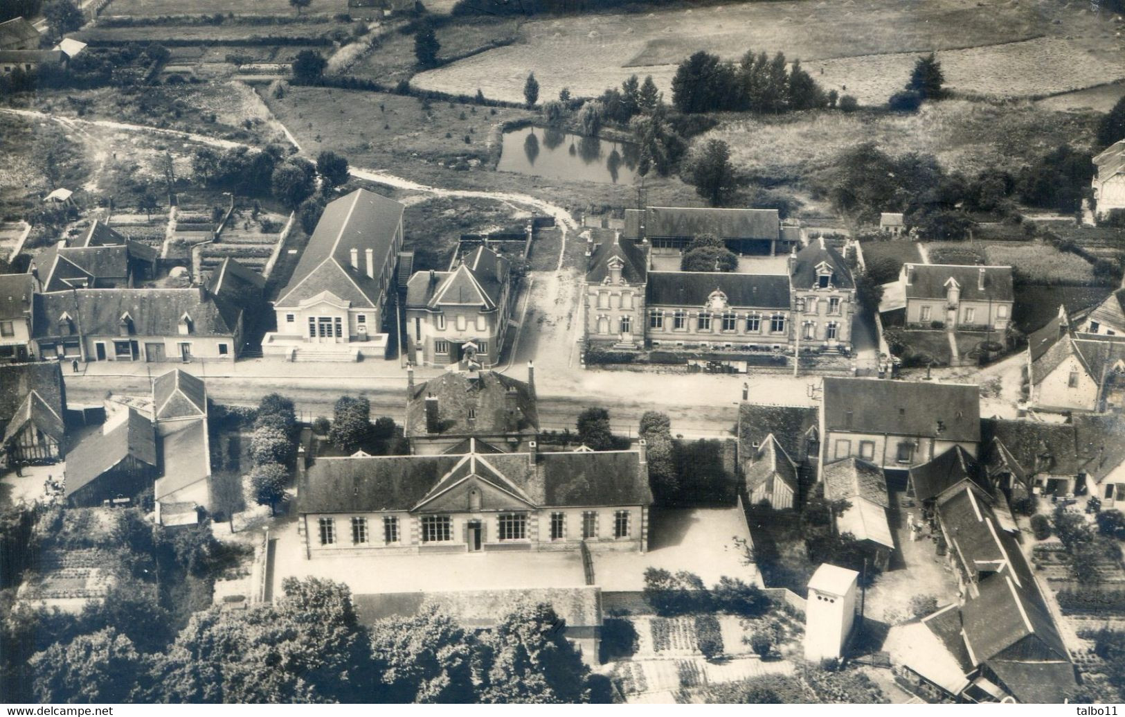 41 - Droue - Les écoles, La Poste Et La Salle Des Fêtes, Vue Aérienne - Droue