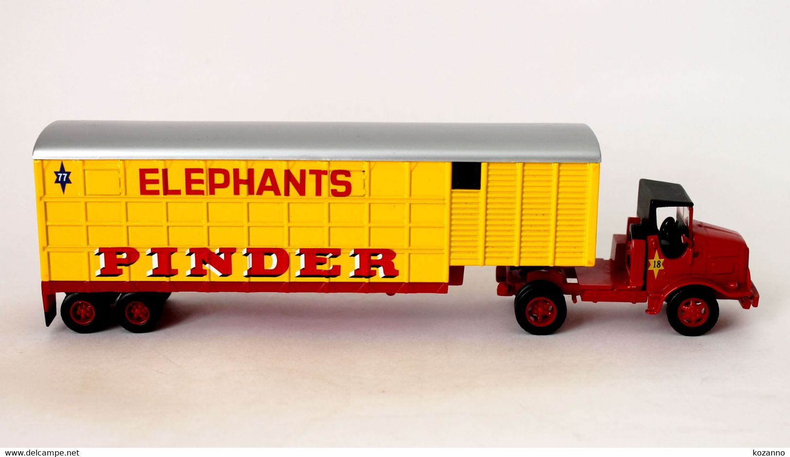 CIRQUE PINDER - CAMION TRACTEUR MARMON + SEMI REMORQUE ELEPHANTS - 1/64 - MODÈLE REDUIT / MINIATURE AUTOMOBILE   (39) - Other & Unclassified