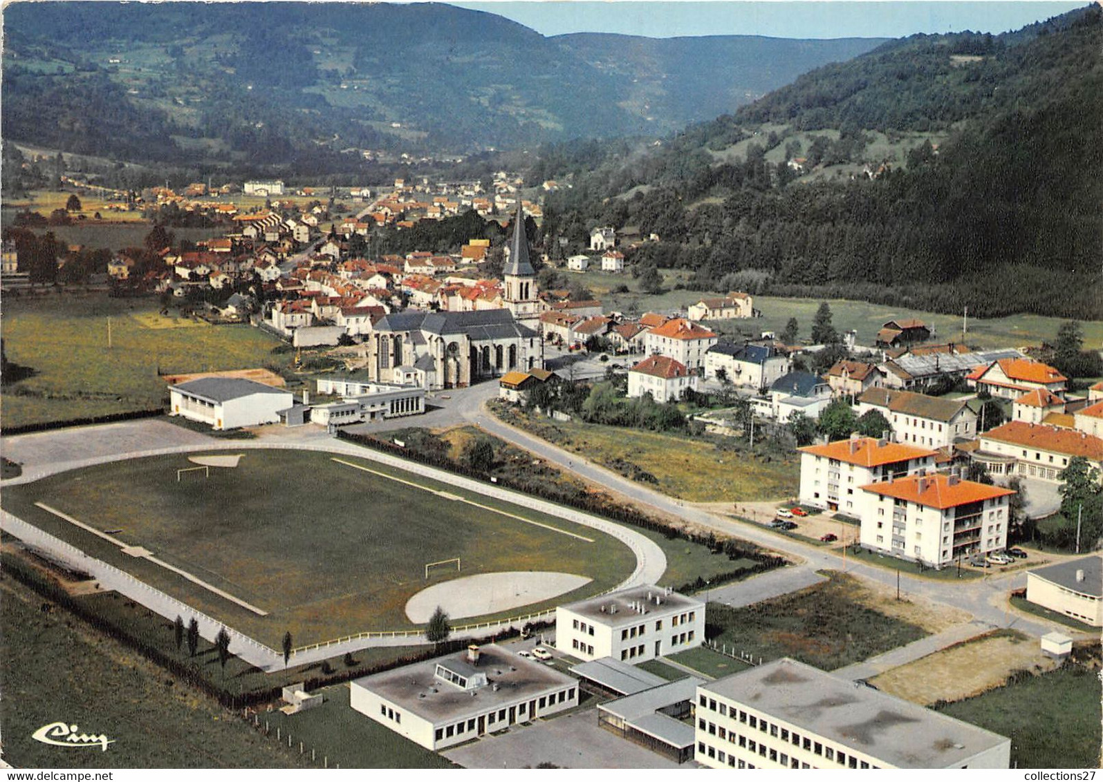 88-SAULXURES-SUR-MOSELOTTE- VUE AERIENNE - RUE D'HAMOIR ET LE STADE - Saulxures Sur Moselotte