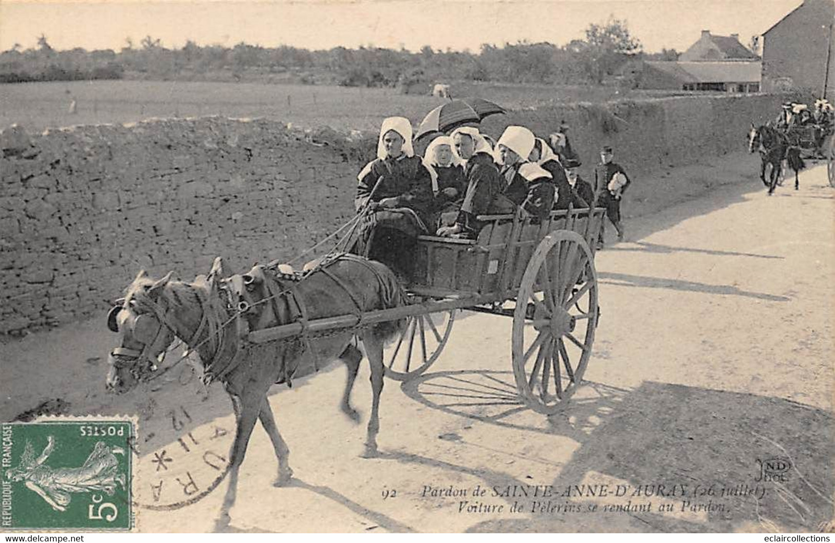 Sainte Anne D'Auray      56     Voiture De Pèlerins Se Rendant Au Pardon           (voir Scan) - Sainte Anne D'Auray