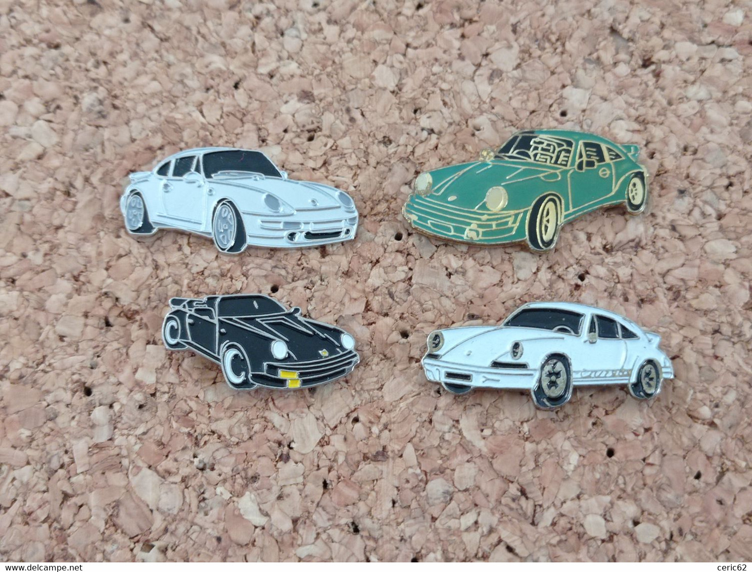 LOT DE 4 PINS AUTOMOBILE PORSCHE 911 TURBO GRISE BLEU / VERT NOIR ET BLANCHE - Porsche