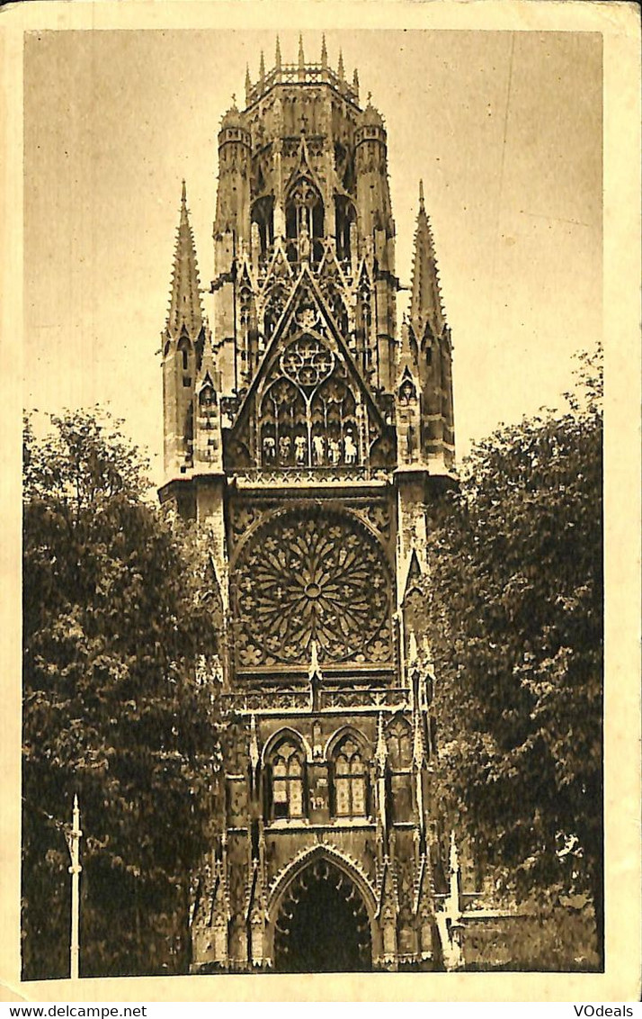 032 522 - CPA - France - Eglise - Lot De 5 Cartes Différentes - Eglises Et Cathédrales