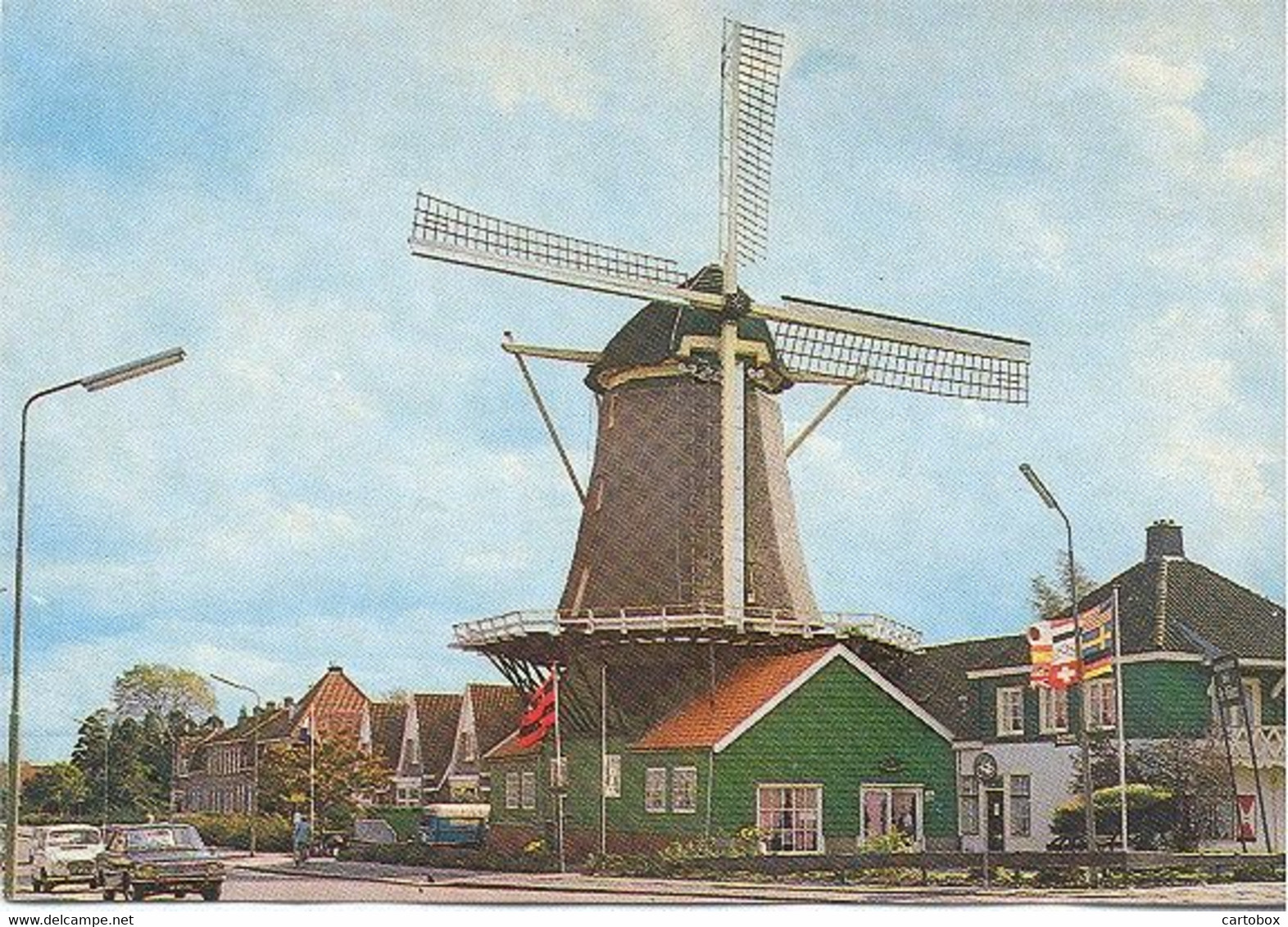 Amstelveen,  Molen "De Dikkert"  ( Een Raster Op De Kaart Is Veroorzaakt Door Het Scannen; De Afbeelding Is Helder) - Amstelveen