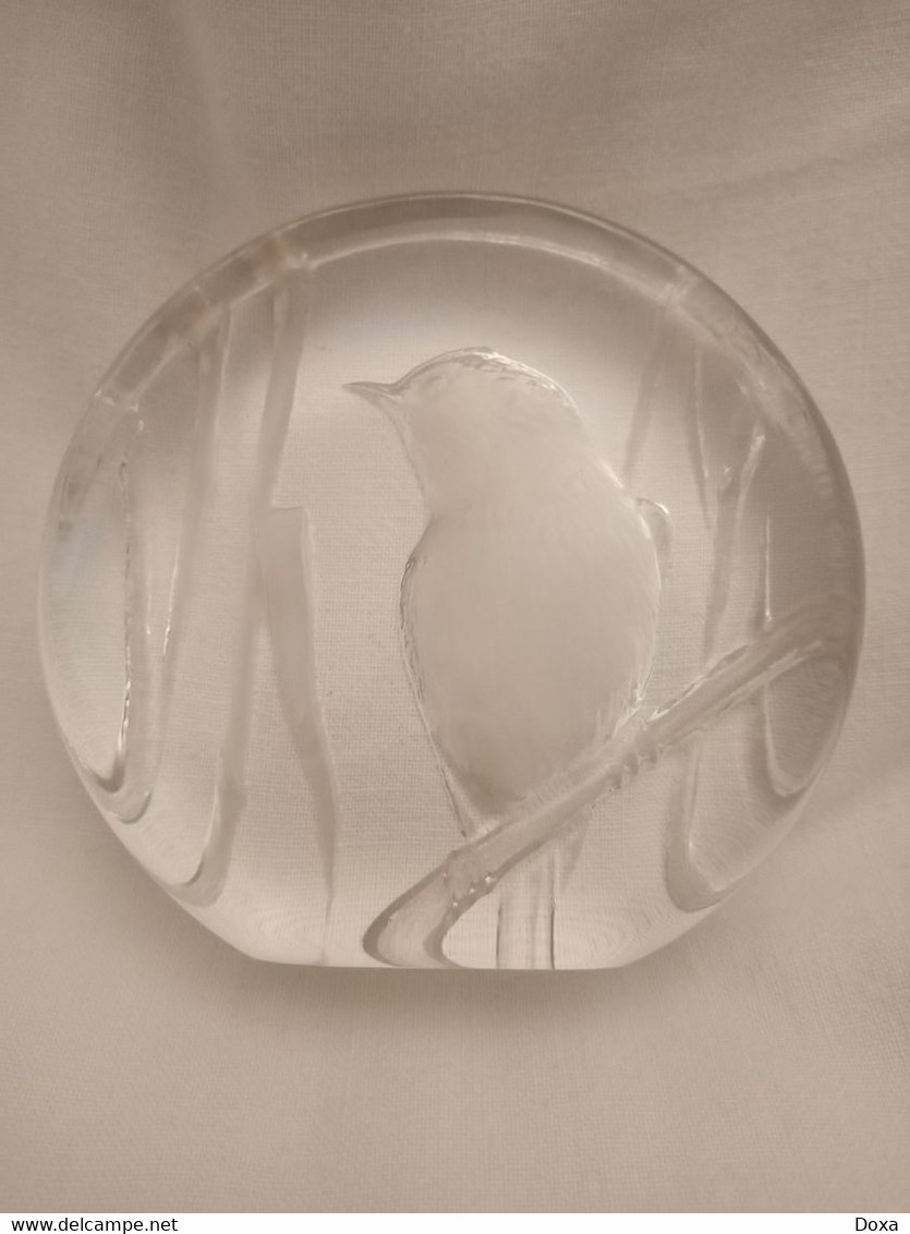 Paperweight Bird, Kosta Boda Glass, Sweden - Paper-weights