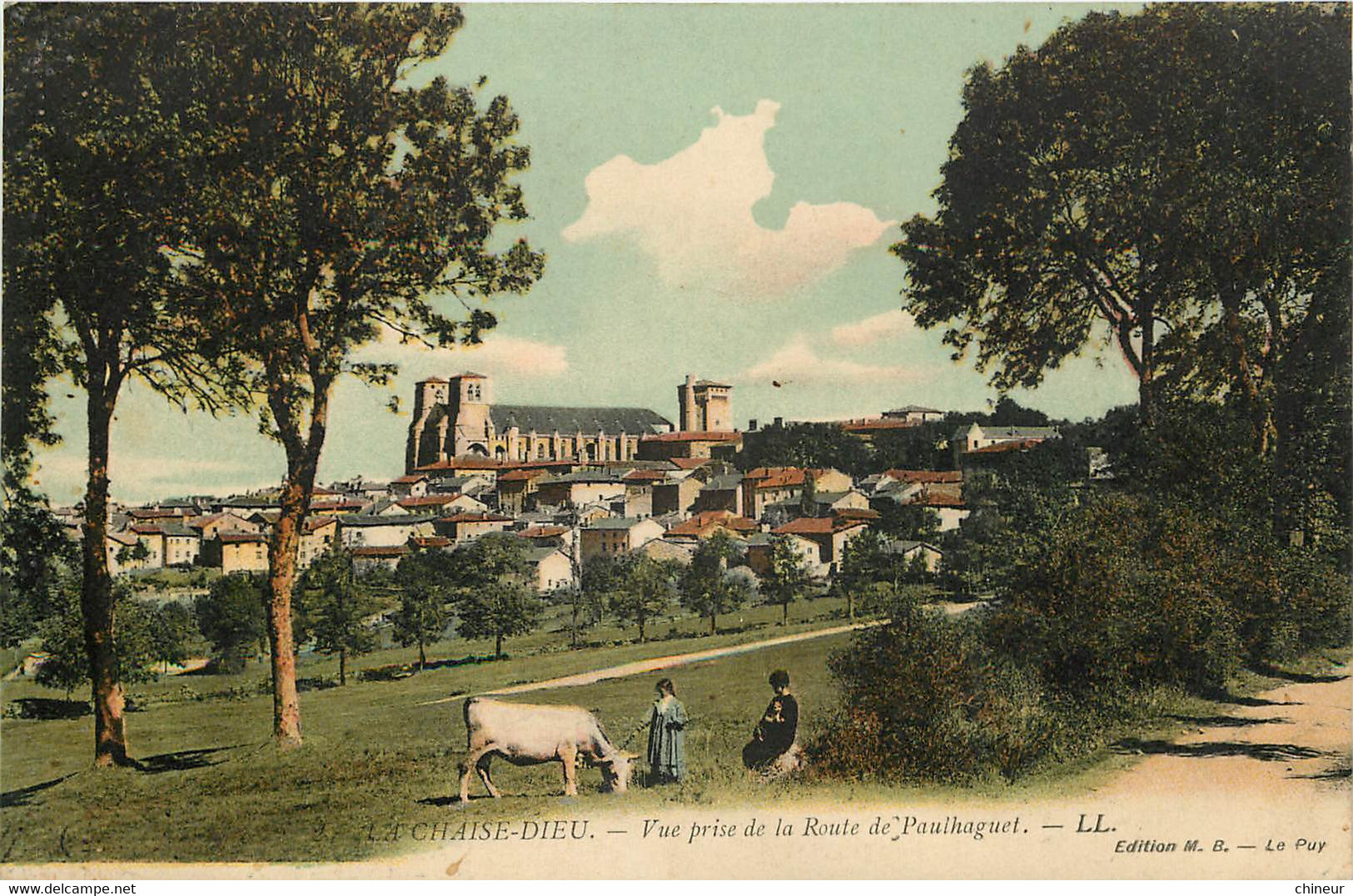 LA CHAISE DIEU VUE PRISE DE LA ROUTE DE PAULHAGUET - La Chaise Dieu