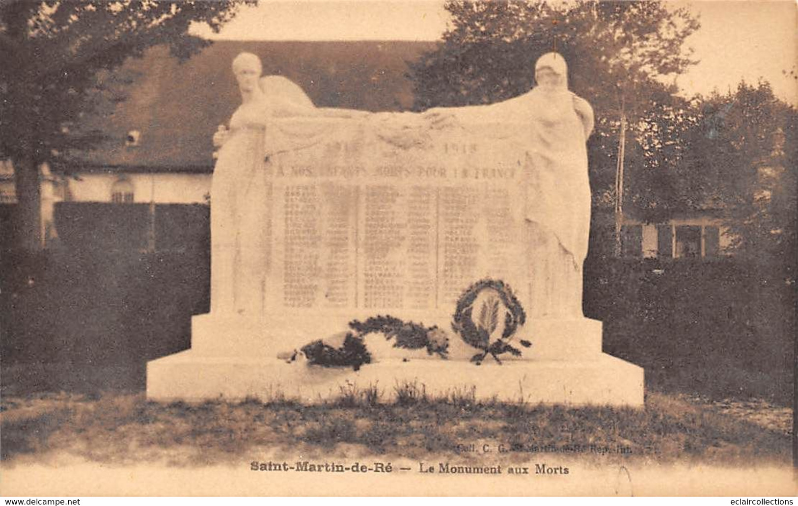 Thème: Monuments Aux Morts  Ou Lanterne Des Morts Ou Combattants 1870  :   Saint Martin De Ré  17      (voir Scan) - Denkmäler